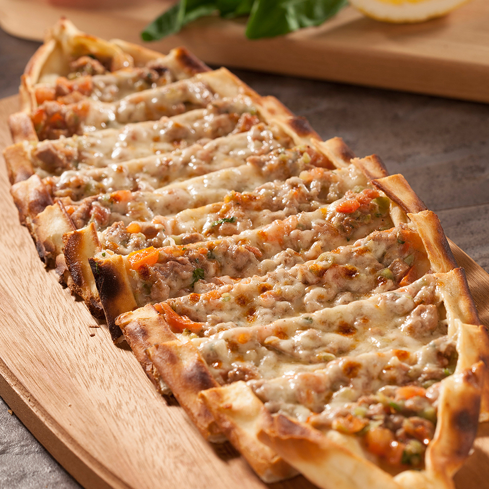 Kıymalı Kaşarlı Pide